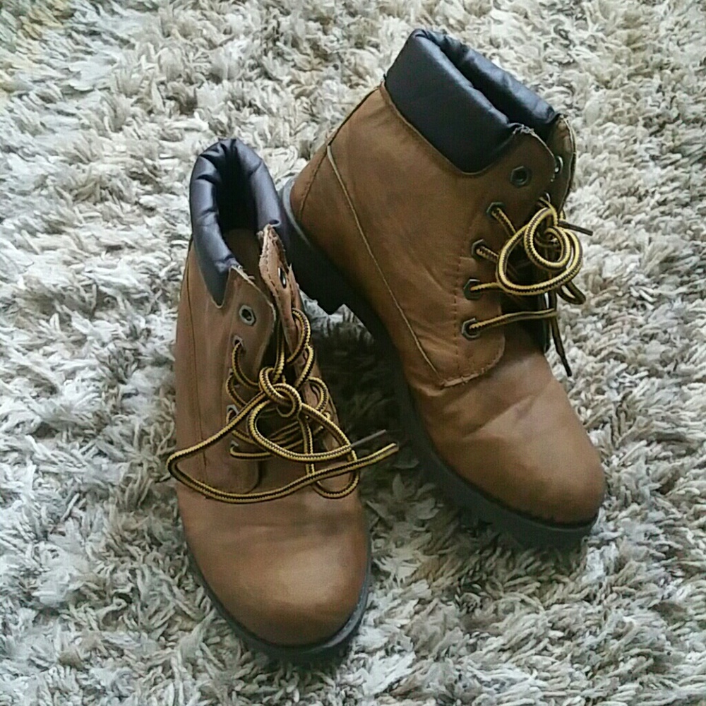 SOLD:CLEARANCE 💢 :GIRL'S LACE UP FAUX BOOTS